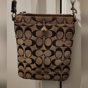 Vintage Coach messenger crossbody bag